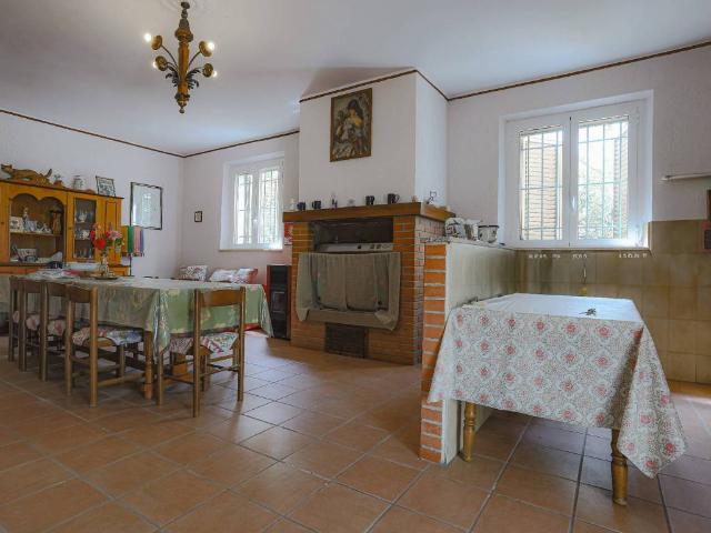 Villa Indipendente in vendita a Gualdo Cattaneo, Umbria