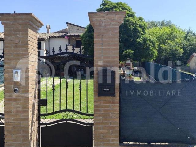 Villa Indipendente in vendita a Gualdo Cattaneo, Umbria