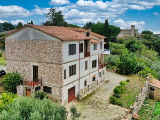Villa Indipendente in vendita a Gualdo Cattaneo, Umbria