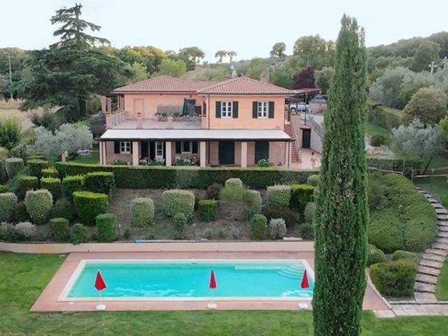Villa Indipendente in vendita a Gualdo Cattaneo, Umbria
