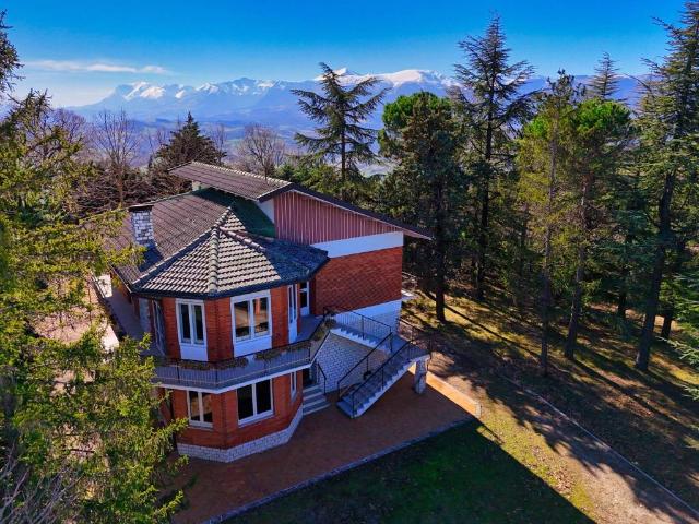 Villa Indipendente in vendita a Marche, Macerata