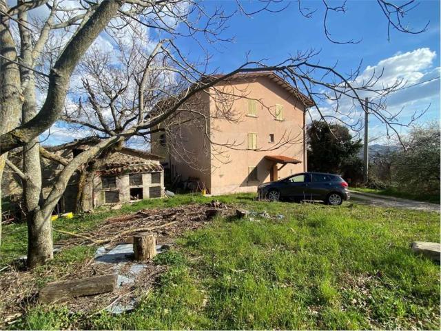 Villa Indipendente in vendita a Gualdo Tadino, Umbria