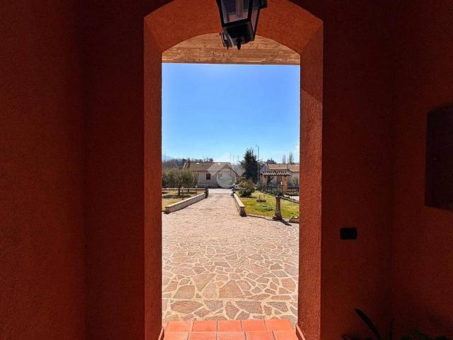 Villa Indipendente in vendita a Cerqueto, Gualdo Tadino