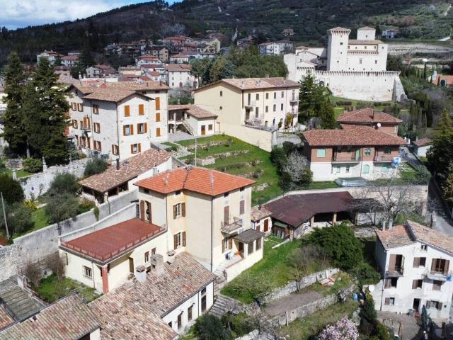 Villa Indipendente in vendita a Gualdo Tadino, Perugia