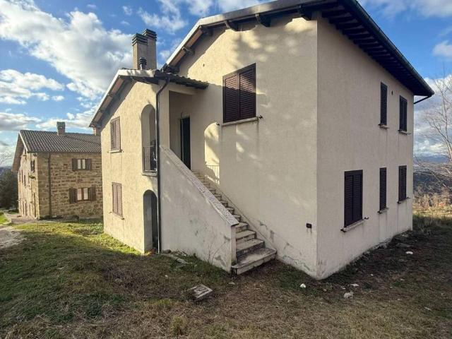 Villa Indipendente in vendita a Gualdo Tadino, Umbria