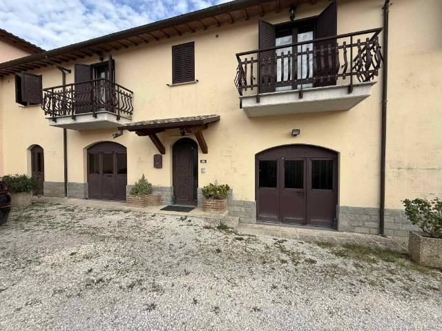 Villa Indipendente in vendita a Rasina, Gualdo Tadino