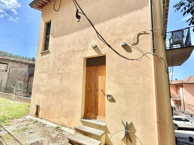 Villa Indipendente in vendita a Gualdo Tadino, Umbria