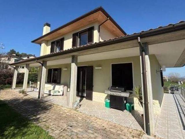 Villa Indipendente in vendita a San Pellegrino, Gualdo Tadino
