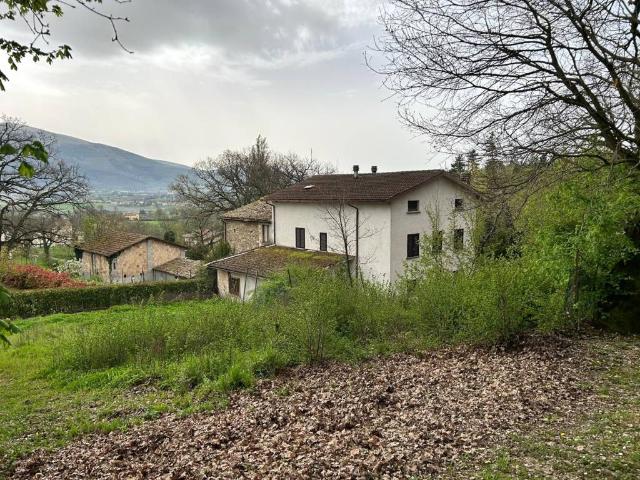 Villa Indipendente in vendita a Cerqueto, Gualdo Tadino