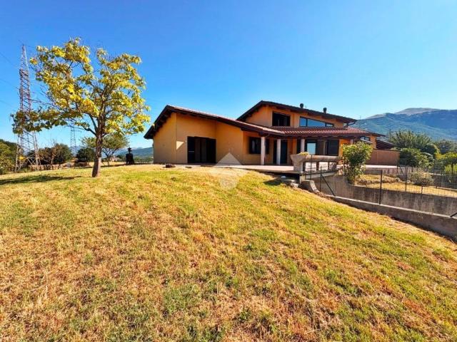 Villa Indipendente in vendita a Cerqueto, Gualdo Tadino
