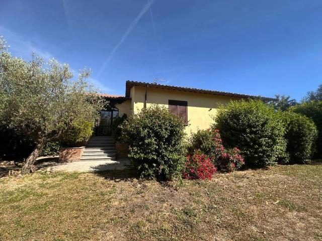 Villa Indipendente in vendita a Gualdo Tadino, Umbria