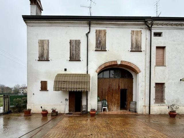 Villa Indipendente in vendita a Bassa Reggiana, Re