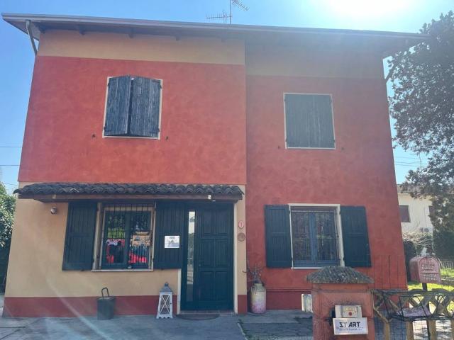 Villa Indipendente in vendita a Bassa Reggiana, Re