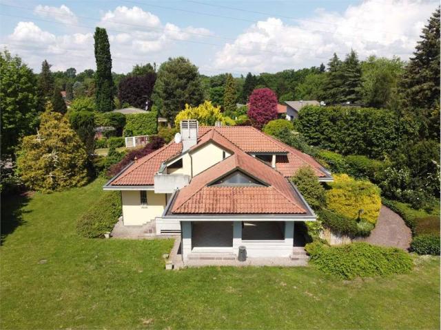 Villa Indipendente in vendita a Guanzate, Lombardia