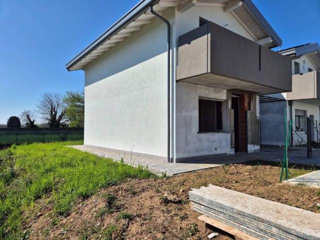 Villa Indipendente in vendita a Guanzate, Lombardia