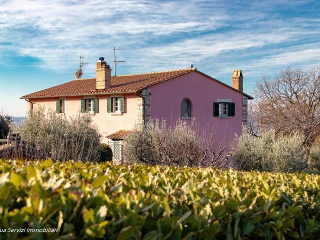 Villa Indipendente in vendita a Guardea, Umbria