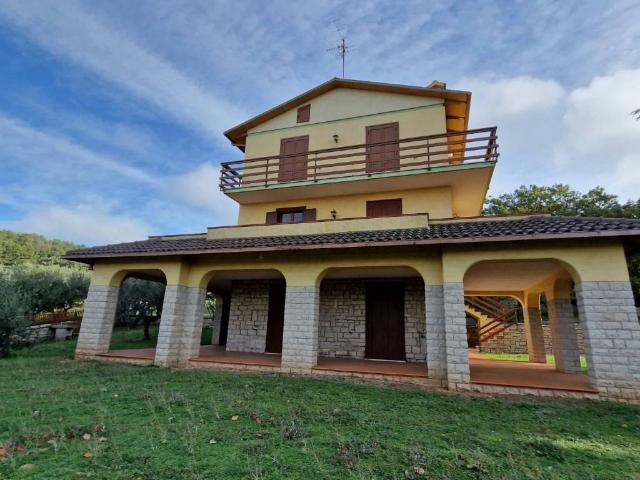Villa Indipendente in vendita a Guardea, Umbria