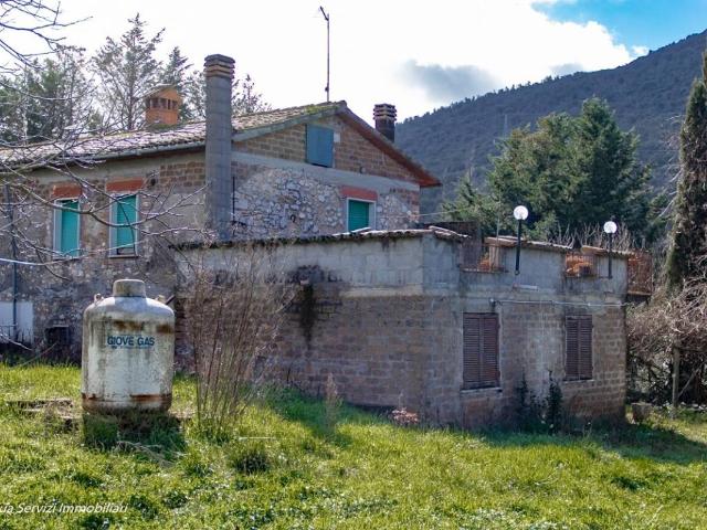 Villa Indipendente in vendita a Guardea, Umbria