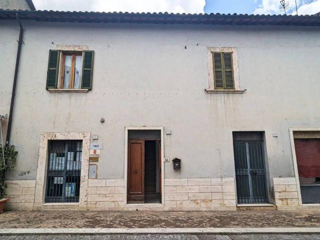 Villa Indipendente in vendita a Guardea, Terni