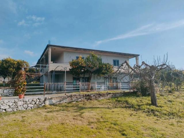 Villa Indipendente in vendita a Guardia Sanframondi, Campania