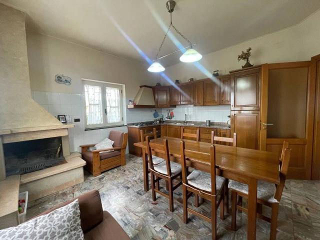 Villa Indipendente in vendita a Guardia Sanframondi, Campania