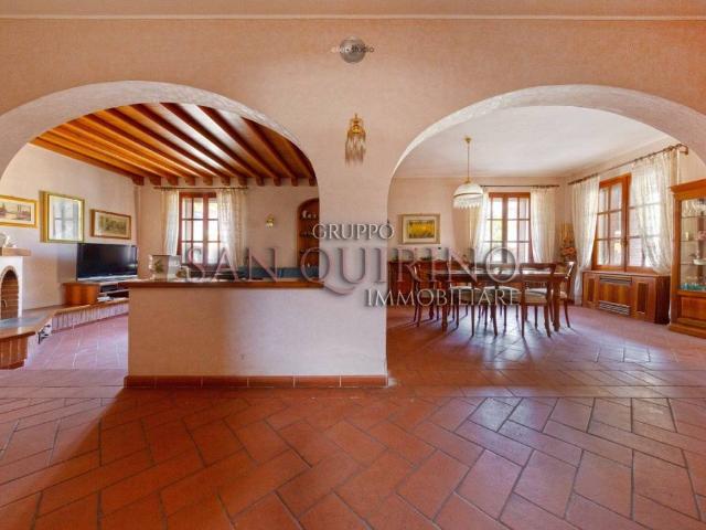 Villa Indipendente in vendita a Duomo, Guastalla