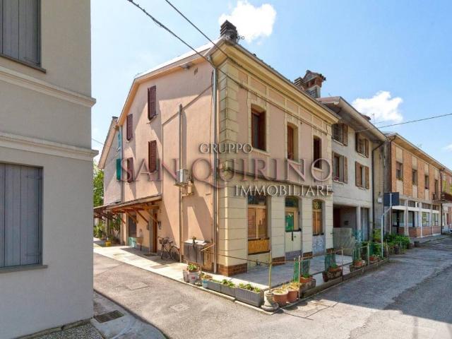 Villa Indipendente in vendita a Bassa Reggiana, Re