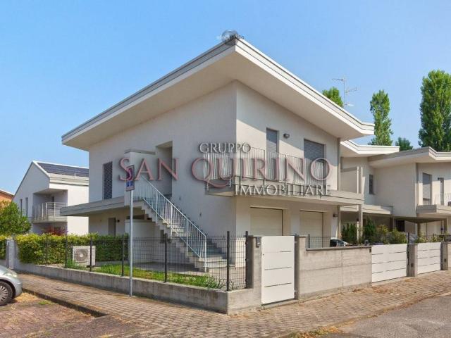 Villa Indipendente in vendita a Bassa Reggiana, Re