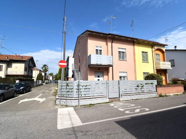 Villa Indipendente in vendita a Bassa Reggiana, Re