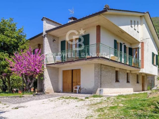 Villa Indipendente in vendita a Semonte Castello, Gubbio