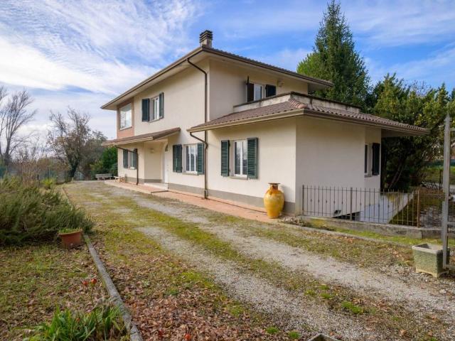 Villa Indipendente in vendita a Gubbio, Umbria