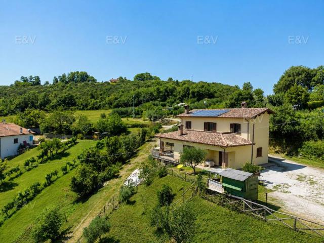 Villa Indipendente in vendita a Gubbio, Umbria