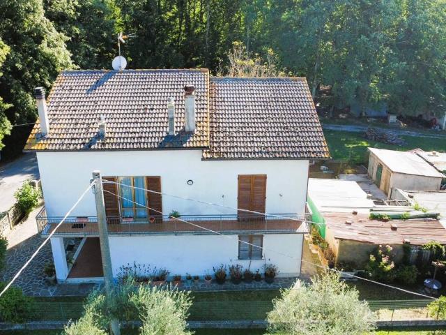 Villa Indipendente in vendita a Gubbio, Umbria