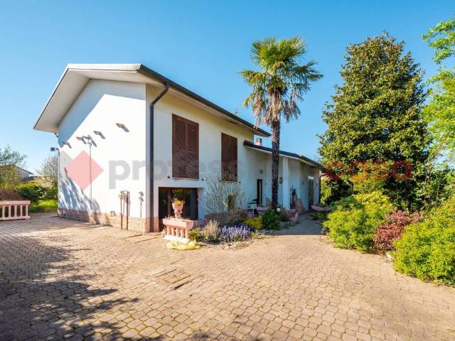 Villa Indipendente in vendita a Unione dei Comuni I Fontanili, Gudo Visconti