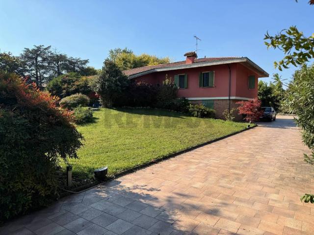 Villa Indipendente in vendita a Guidizzolo, Lombardia