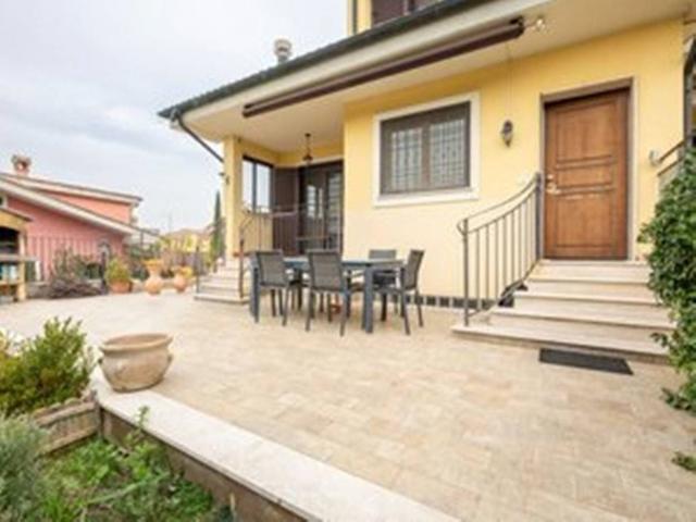 Villa Indipendente in vendita a Guidonia Montecelio, Roma Capitale