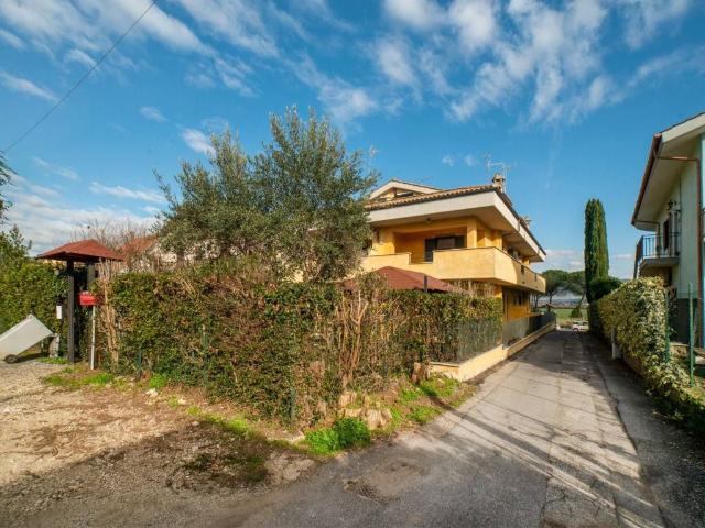 Villa Indipendente in vendita a Guidonia Montecelio, Roma Capitale