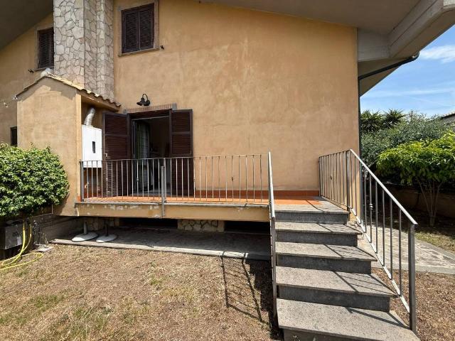 Villa Indipendente in vendita a Guidonia Montecelio, Roma Capitale