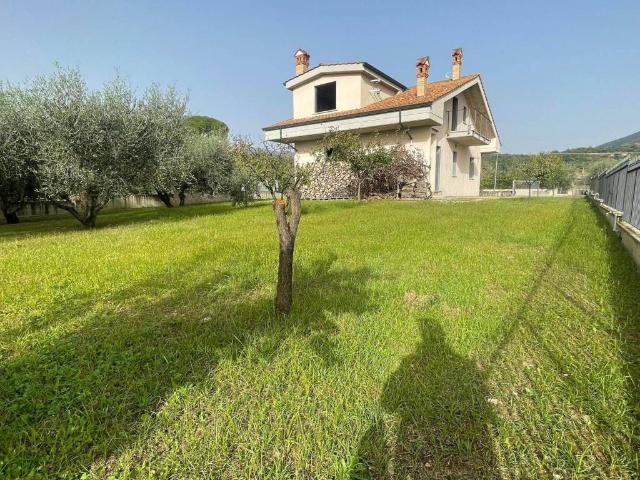 Villa Indipendente in vendita a Guidonia Montecelio, Roma Capitale