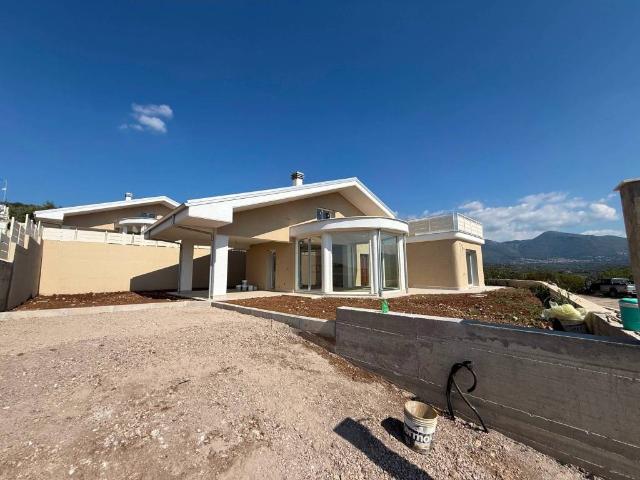 Villa Indipendente in vendita a Carcibove, Guidonia