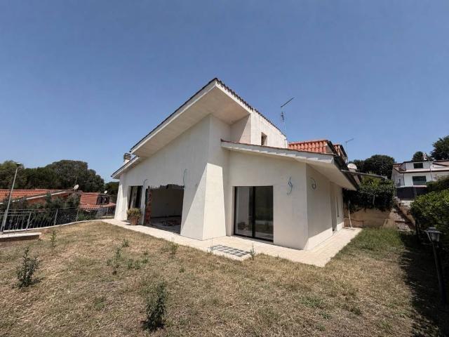 Villa Indipendente in vendita a Guidonia Montecelio, Roma Capitale