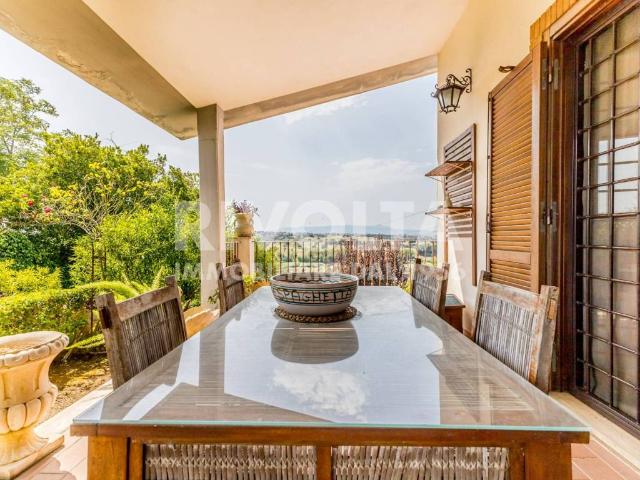 Villa Indipendente in vendita a Parco Azzurro, Colleverde