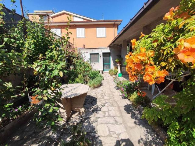 Villa Indipendente in vendita a Guidonia Montecelio, Roma Capitale