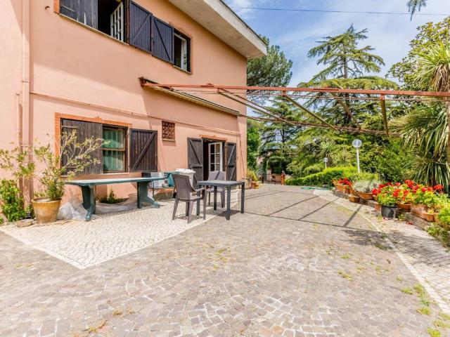 Villa Indipendente in vendita a Guidonia Montecelio, Roma Capitale