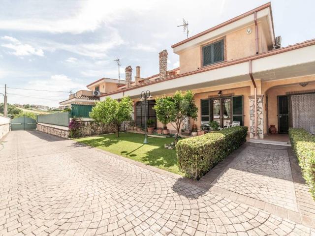Villa Indipendente in vendita a Guidonia Montecelio, Roma Capitale