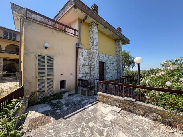 Villa Indipendente in vendita a Guidonia Montecelio, Roma Capitale