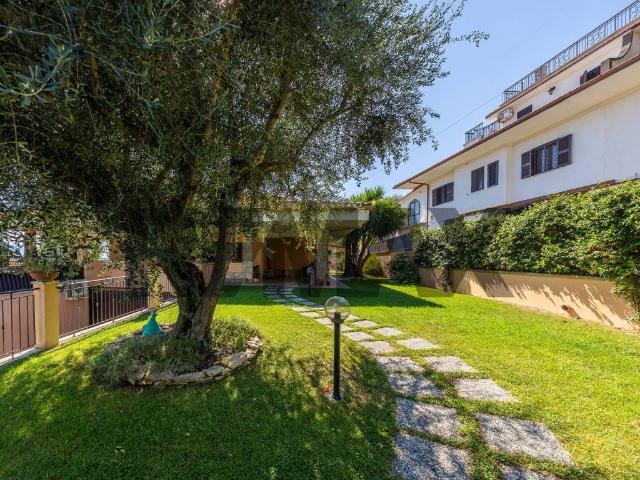 Villa Indipendente in vendita a Guidonia Montecelio, Roma Capitale