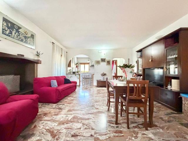 Villa Indipendente in vendita a Guidonia Montecelio, Roma Capitale