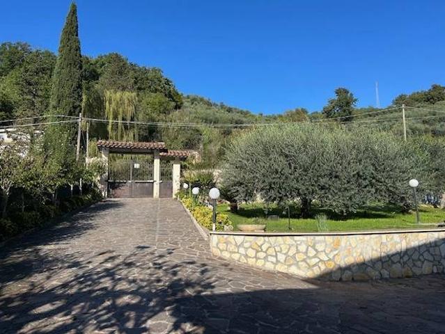 Villa Indipendente in vendita a Guidonia Montecelio, Roma Capitale