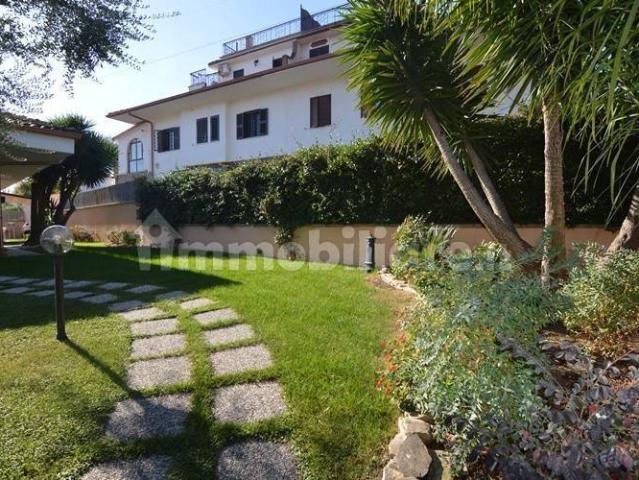 Villa Indipendente in vendita a Guidonia Montecelio, Roma Capitale